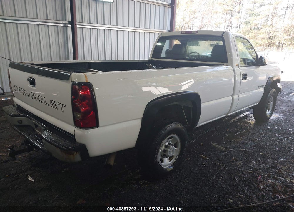 2005 CHEVROLET SILVERADO 2500HD WORK TRUCK VIN: 1GCHC24U15E264938