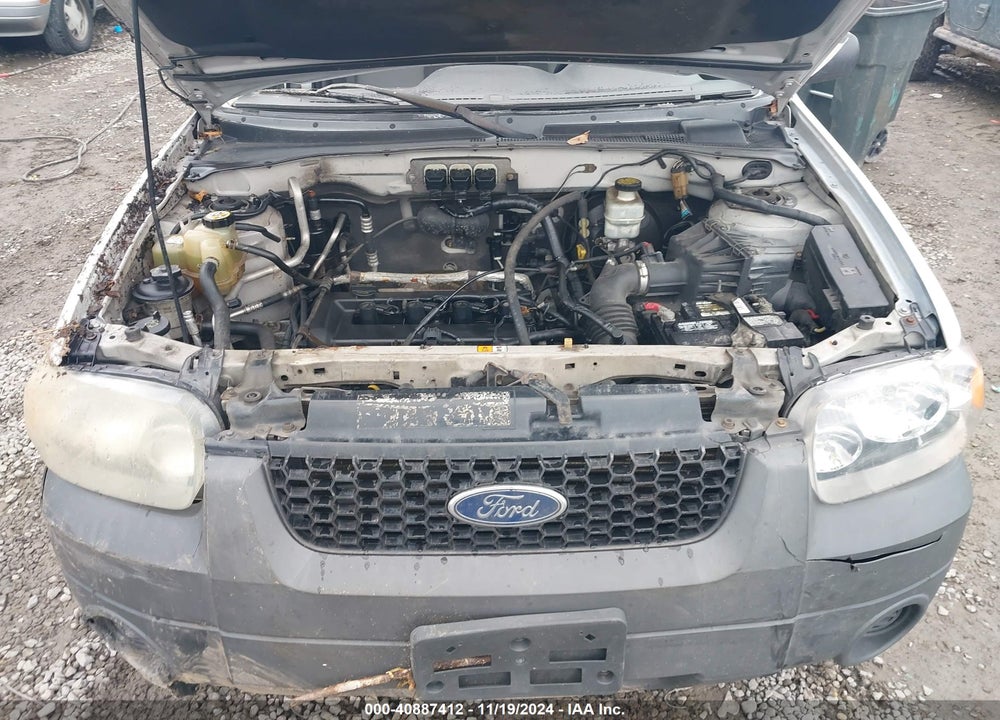 2005 FORD ESCAPE XLS VIN: 1FMYU92Z05KD72744