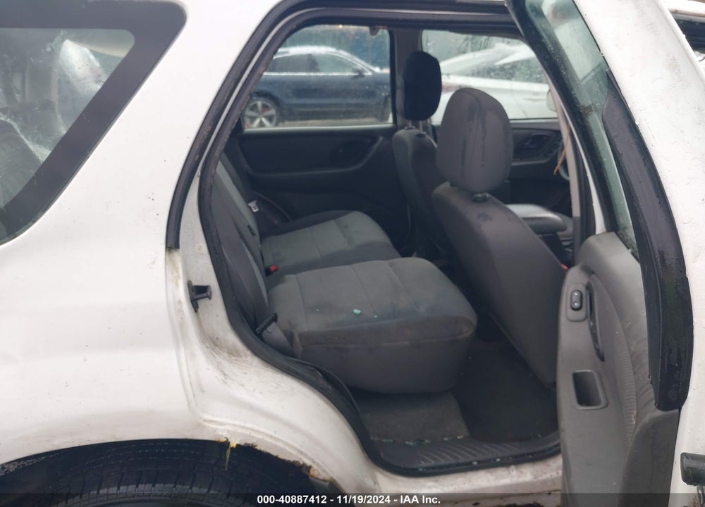 2005 FORD ESCAPE XLS VIN: 1FMYU92Z05KD72744