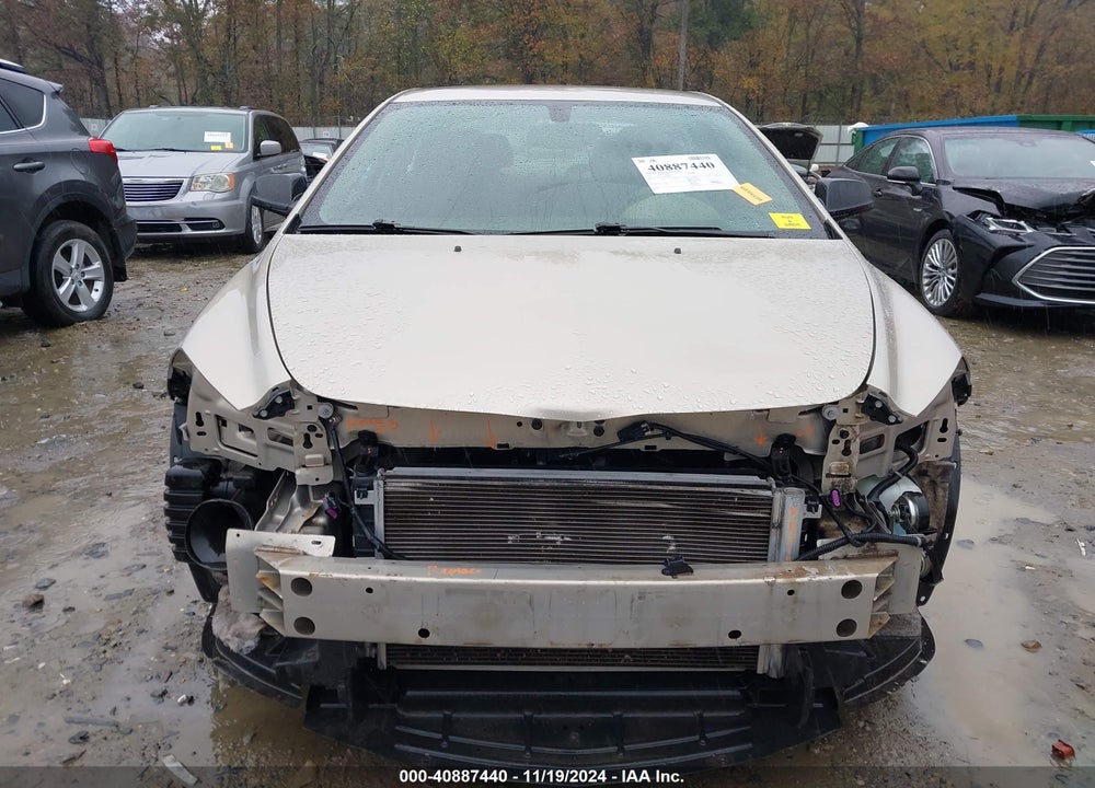2011 CHEVROLET MALIBU LS VIN: 1G1ZB5E17BF305827