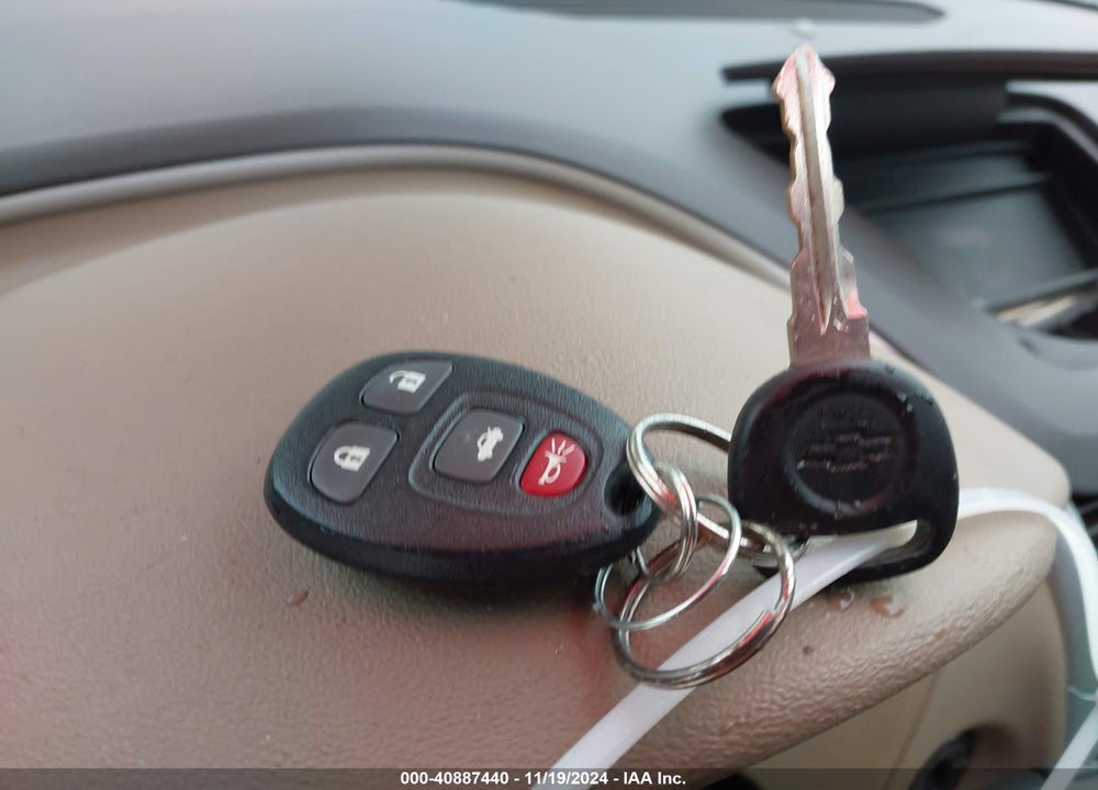 2011 CHEVROLET MALIBU LS VIN: 1G1ZB5E17BF305827