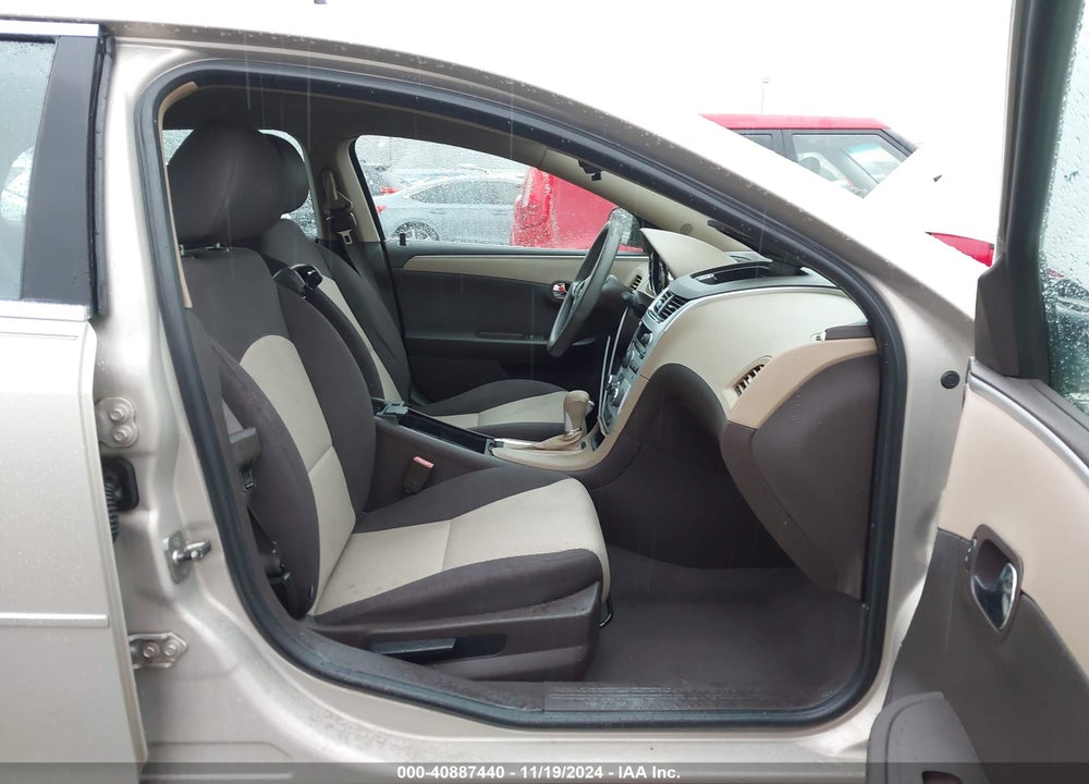 2011 CHEVROLET MALIBU LS VIN: 1G1ZB5E17BF305827