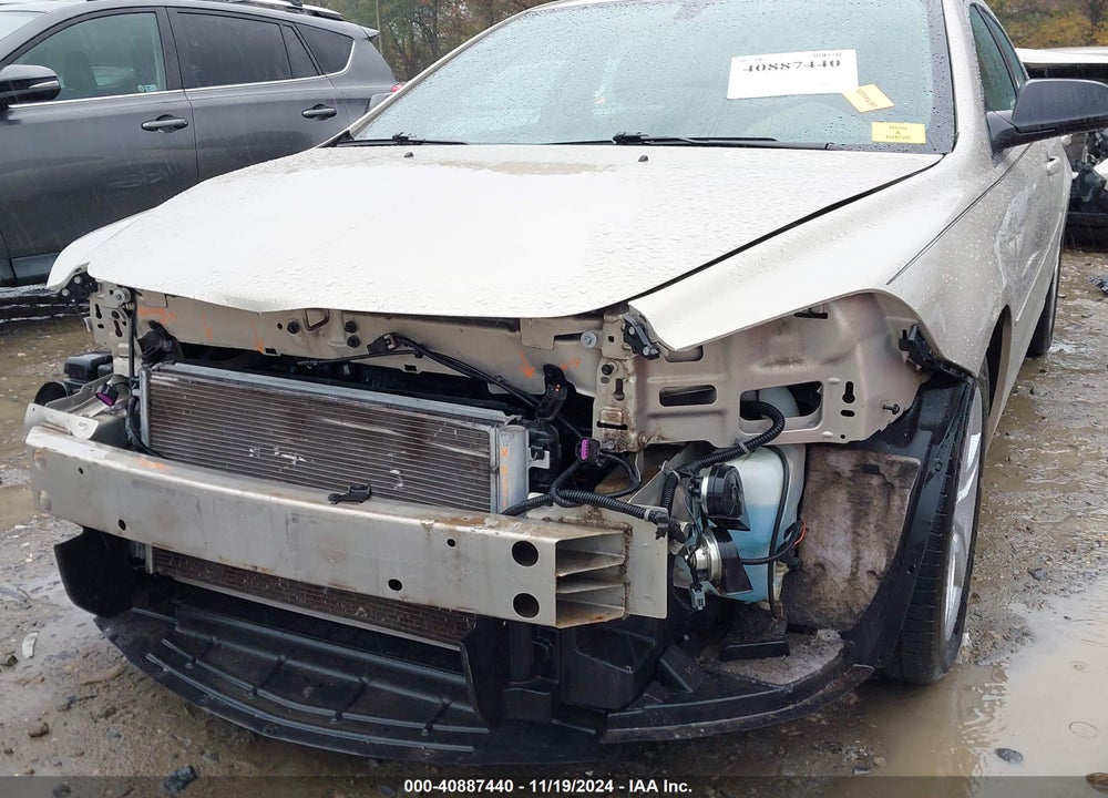 2011 CHEVROLET MALIBU LS VIN: 1G1ZB5E17BF305827