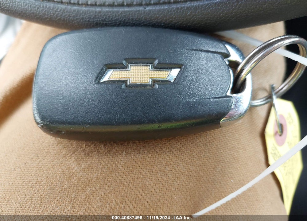 2019 CHEVROLET EQUINOX LT VIN: 2GNAXUEV7K6149213