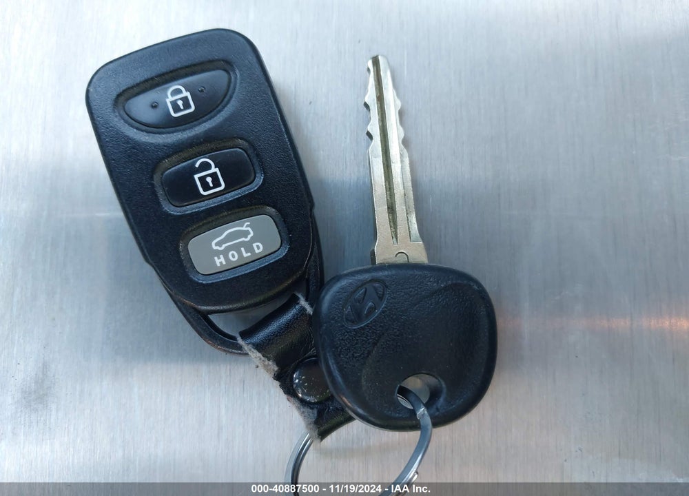 2013 HYUNDAI ELANTRA GLS VIN: KMHDH4AE1DU755325