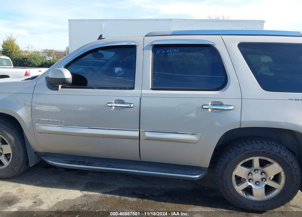 2007 GMC YUKON DENALI VIN: 1GKFK63867J378339