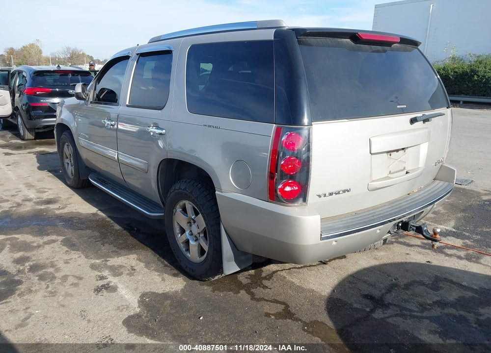 2007 GMC YUKON DENALI VIN: 1GKFK63867J378339