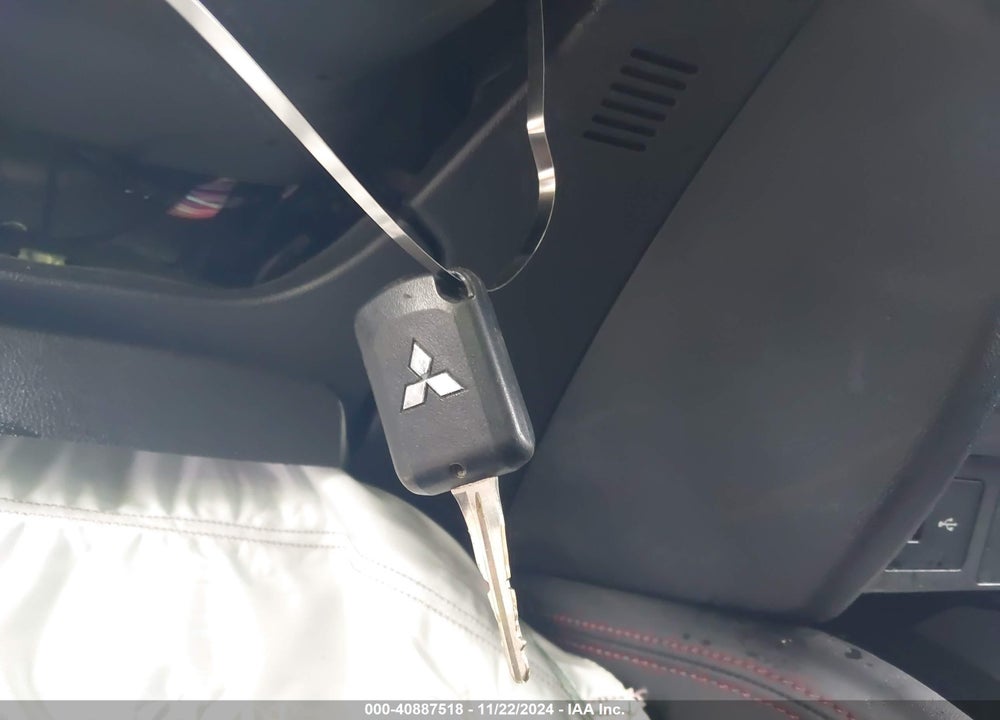 2018 MITSUBISHI OUTLANDER SPORT 2.0 ES VIN: JA4AP3AU7JZ034303