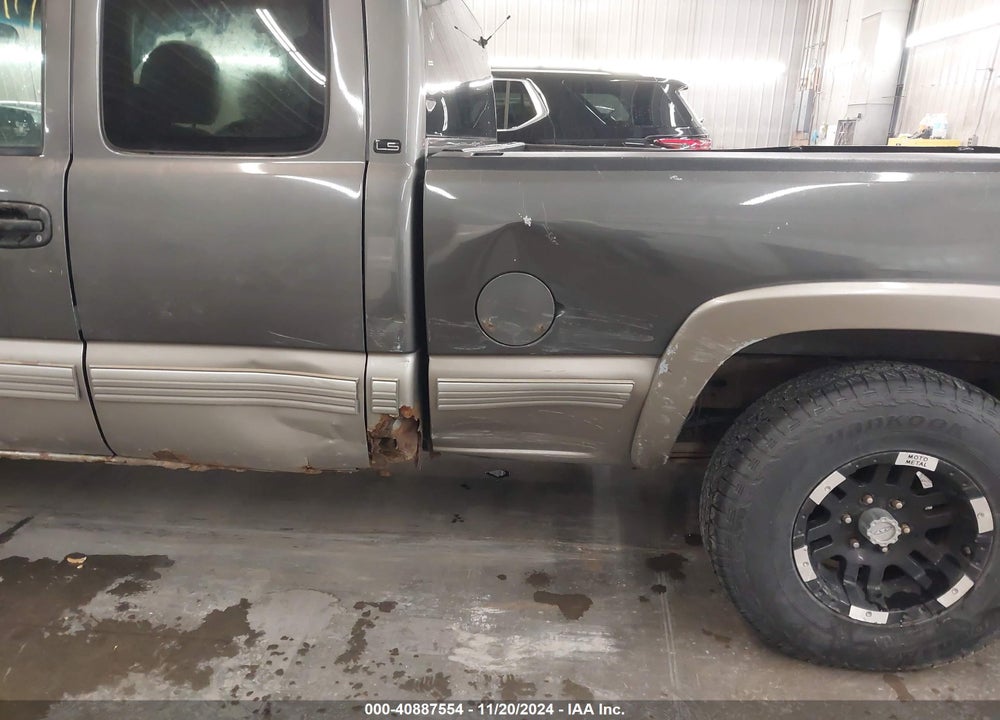 2002 CHEVROLET SILVERADO 1500 LS VIN: 2GCEK19T221296178