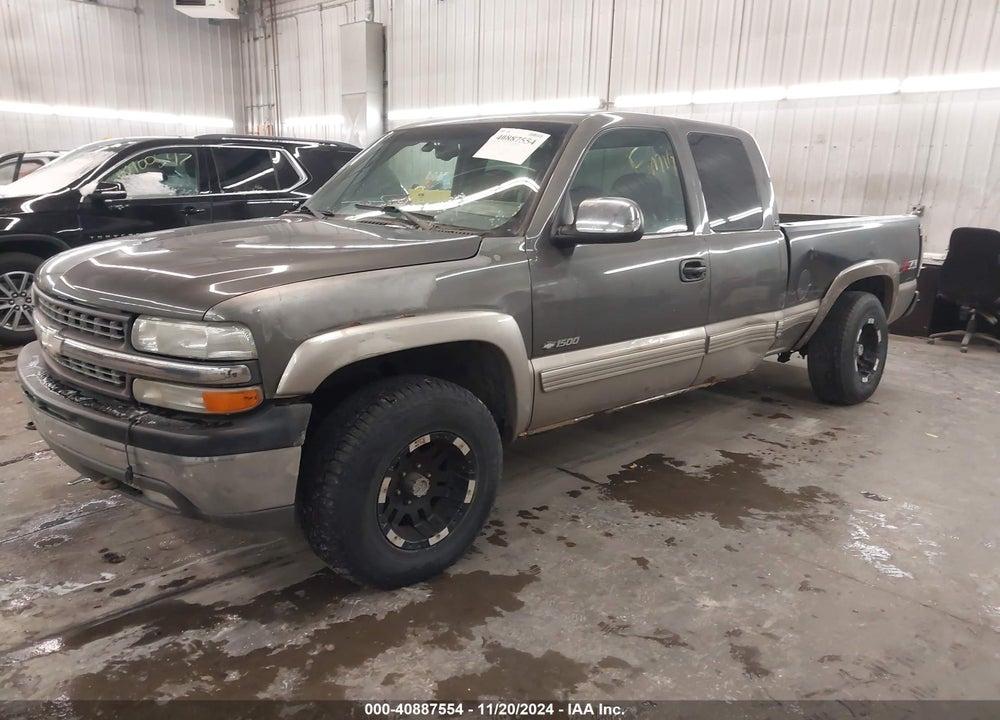 2002 CHEVROLET SILVERADO 1500 LS VIN: 2GCEK19T221296178