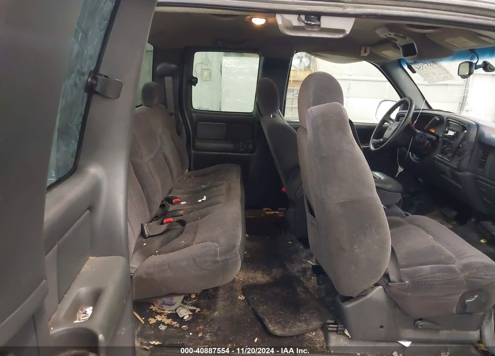 2002 CHEVROLET SILVERADO 1500 LS VIN: 2GCEK19T221296178