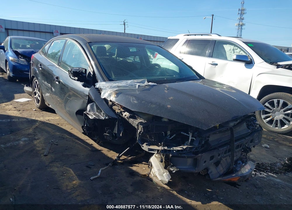 2018 FORD FOCUS SE VIN: 1FADP3F23JL201033