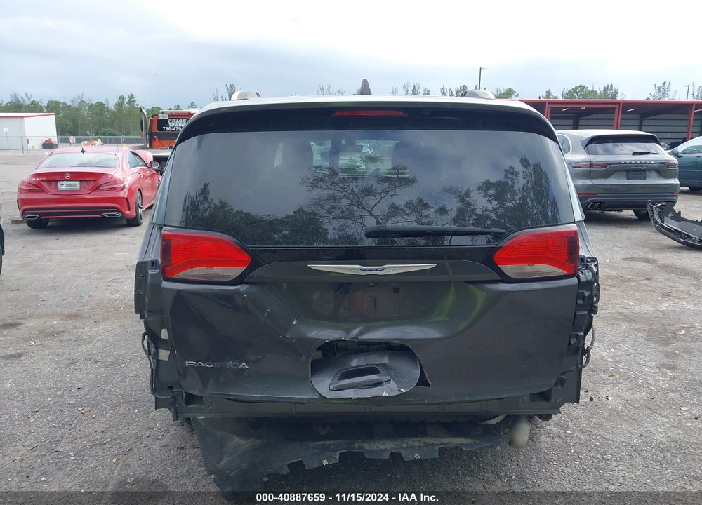 2019 CHRYSLER PACIFICA TOURING L VIN: 2C4RC1BG9KR657709