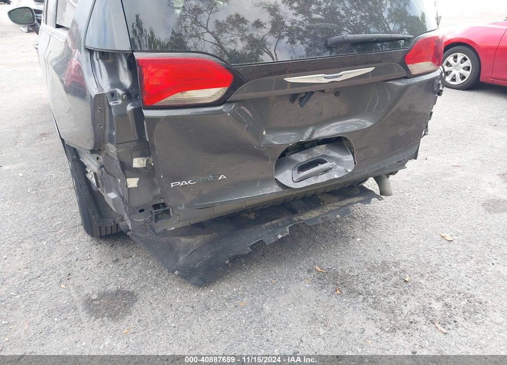 2019 CHRYSLER PACIFICA TOURING L VIN: 2C4RC1BG9KR657709