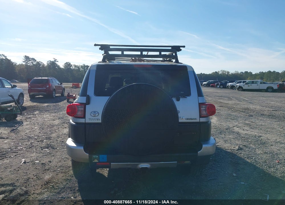 2007 TOYOTA FJ CRUISER VIN: JTEBU11FX70045524