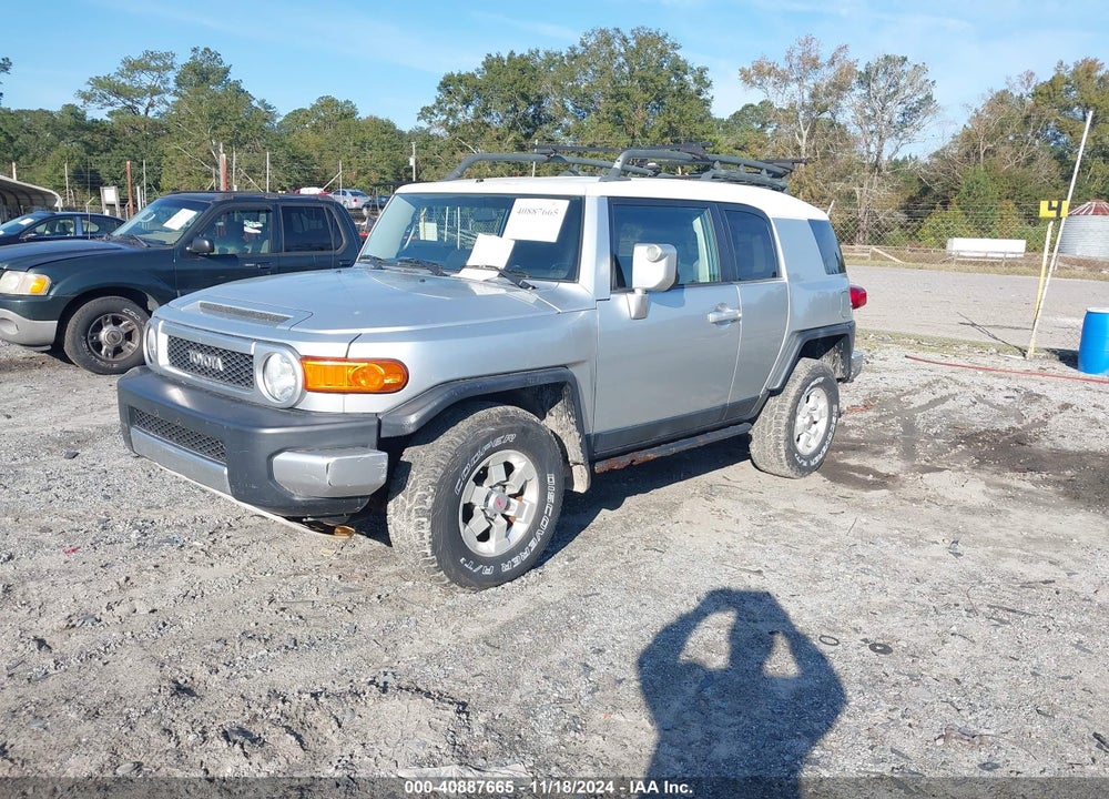 2007 TOYOTA FJ CRUISER VIN: JTEBU11FX70045524