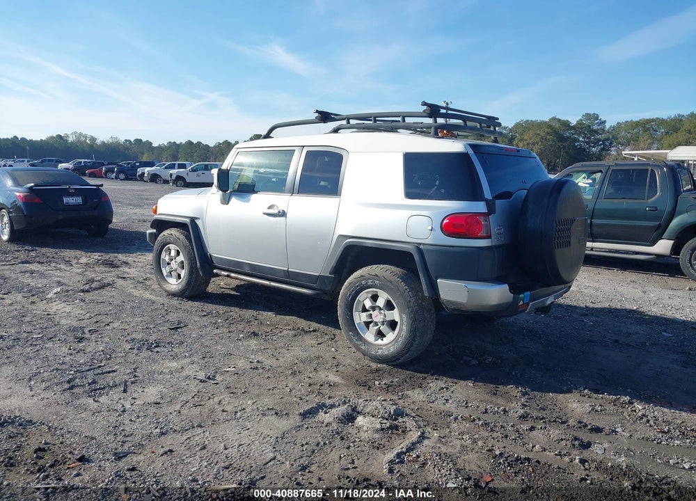 2007 TOYOTA FJ CRUISER VIN: JTEBU11FX70045524