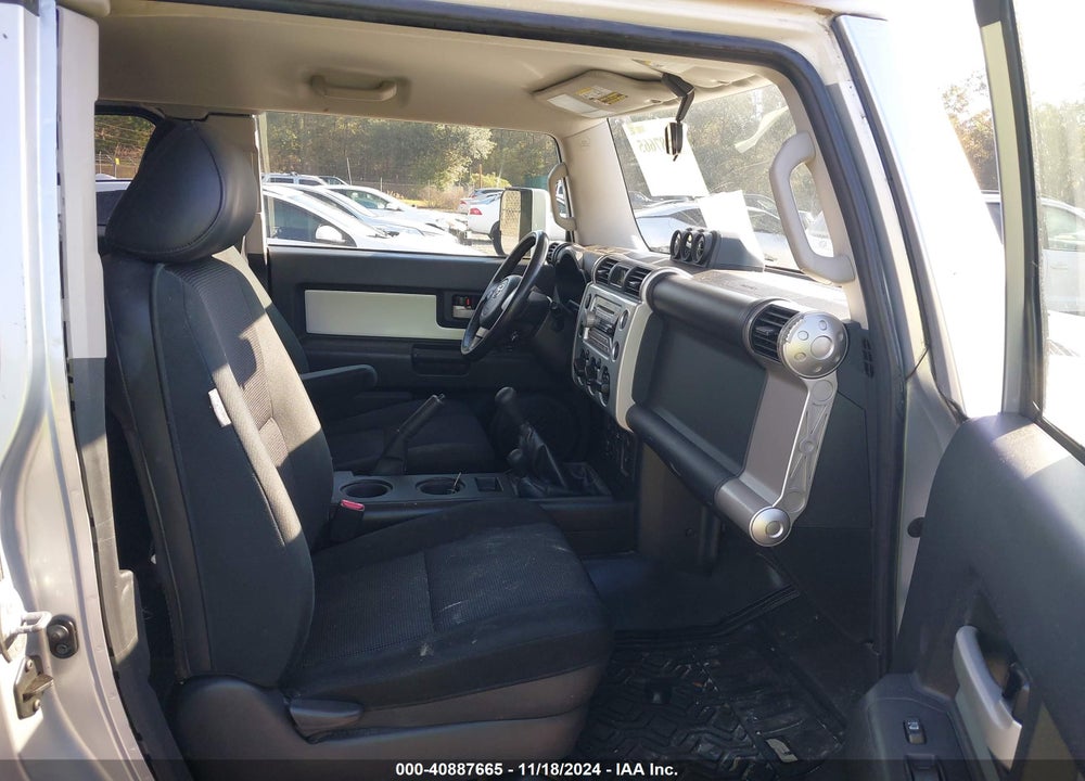 2007 TOYOTA FJ CRUISER VIN: JTEBU11FX70045524