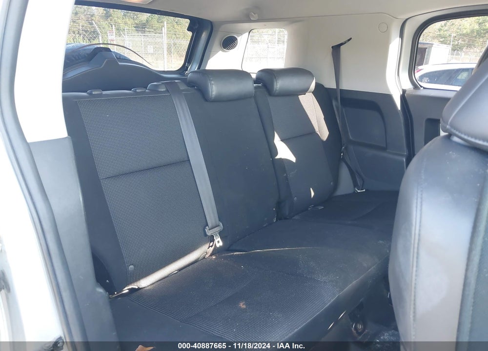 2007 TOYOTA FJ CRUISER VIN: JTEBU11FX70045524