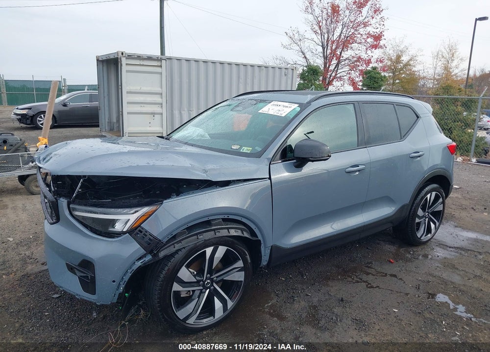 2023 VOLVO XC40 B5 ULTIMATE DARK THEME VIN: YV4L12UX6P2910597