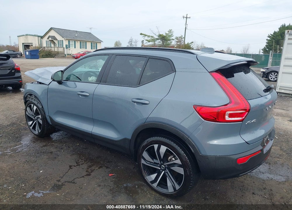 2023 VOLVO XC40 B5 ULTIMATE DARK THEME VIN: YV4L12UX6P2910597