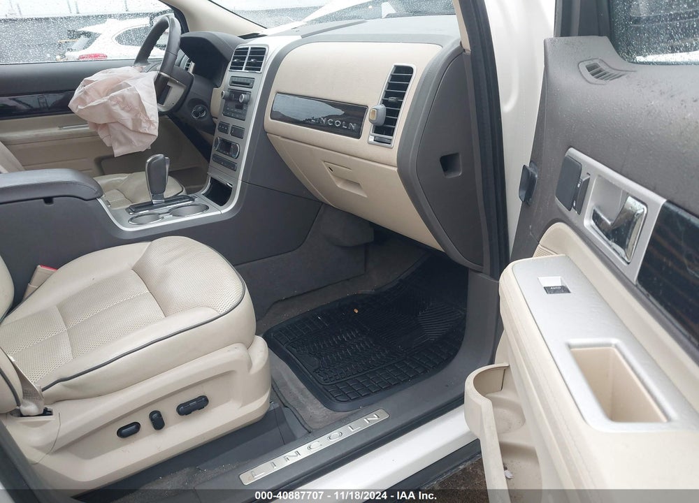 2008 LINCOLN MKX VIN: 2LMDU88C28BJ21190