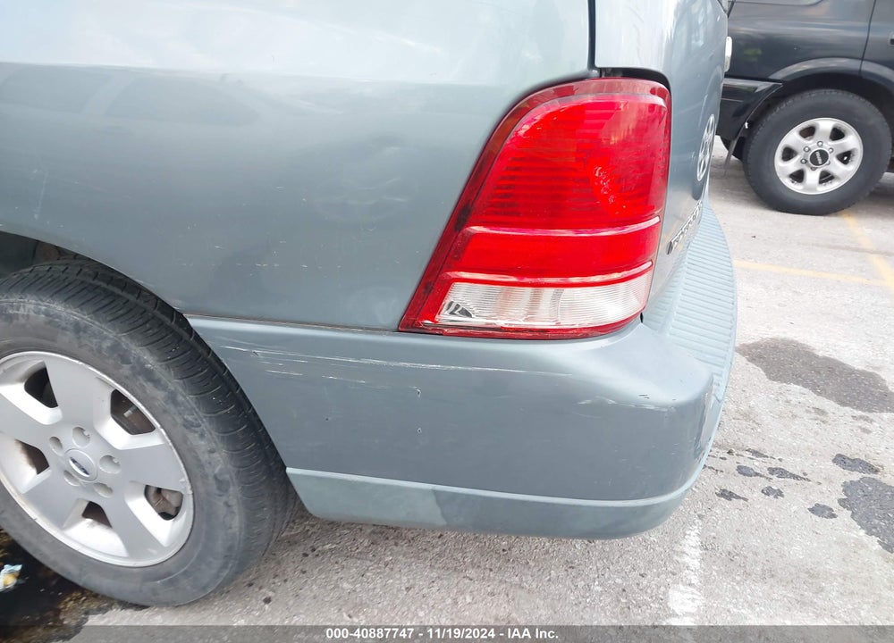 2005 FORD FREESTAR SES VIN: 2FMZA57625BA56048