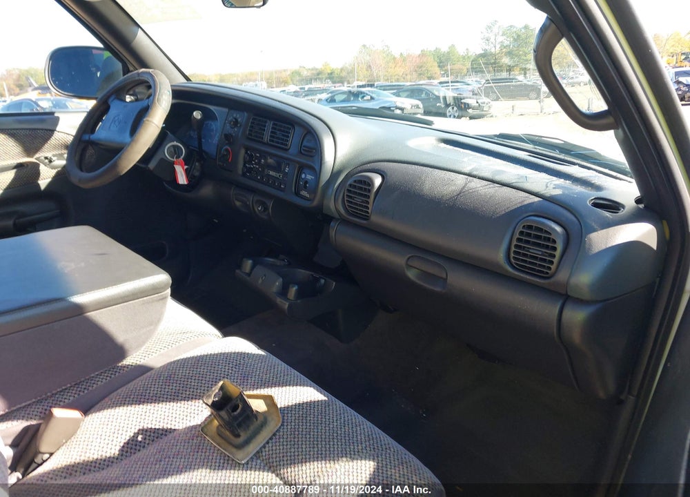 1998 DODGE RAM 1500 ST VIN: 1B7HC13Y8WJ211774
