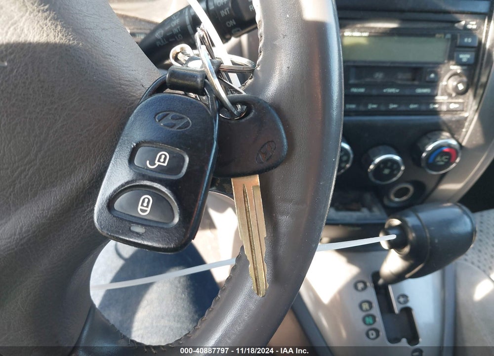 2005 HYUNDAI TUCSON VIN: KM8JN12D55U116057