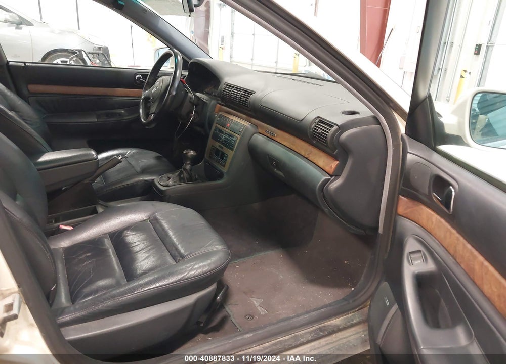 1998 AUDI A4 2.8 VIN: WAUED68D3WA030839