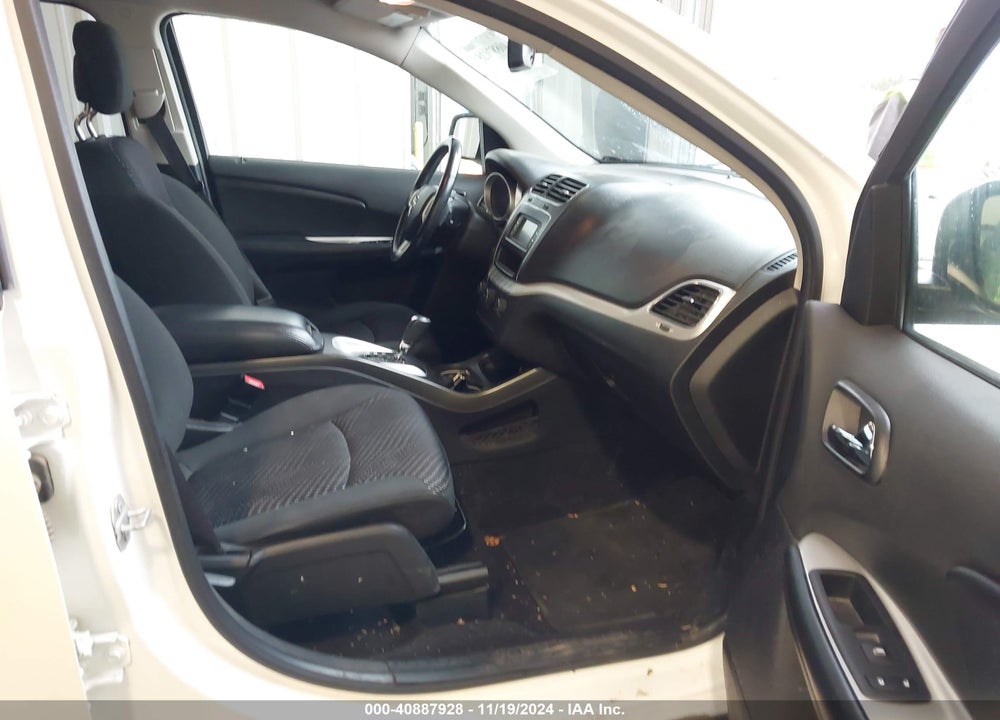 2019 DODGE JOURNEY SE VIN: 3C4PDCBB9KT798328