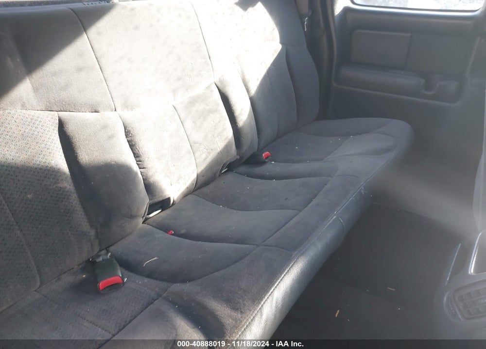 2002 CHEVROLET SILVERADO 1500 LS VIN: 2GCEK19T321307382