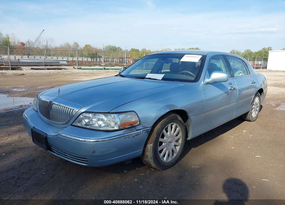2007 LINCOLN TOWN CAR SIGNATURE VIN: 1LNHM81V27Y612949