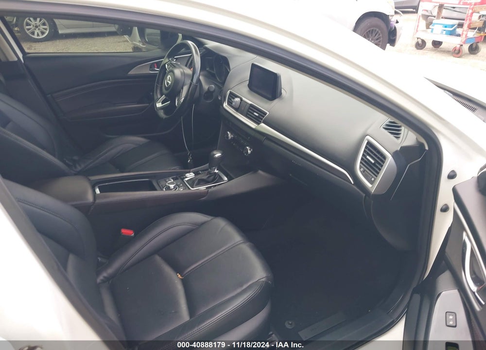 2018 MAZDA 3 TOURING VIN: 3MZBN1V39JM215732