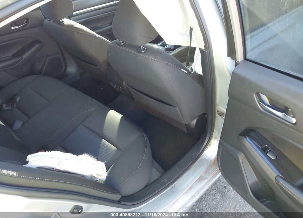 2021 NISSAN ALTIMA SV FWD VIN: 1N4BL4DV0MN381442