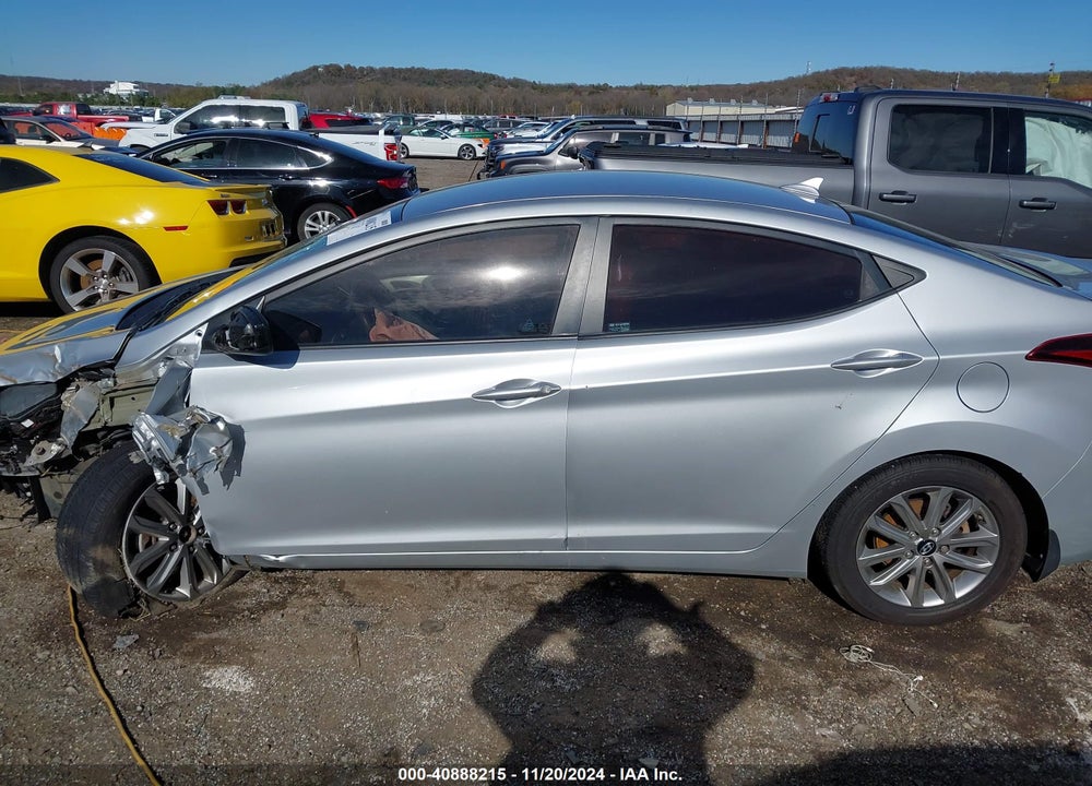 2014 HYUNDAI ELANTRA VIN: 5NPDH4AE8EH526348
