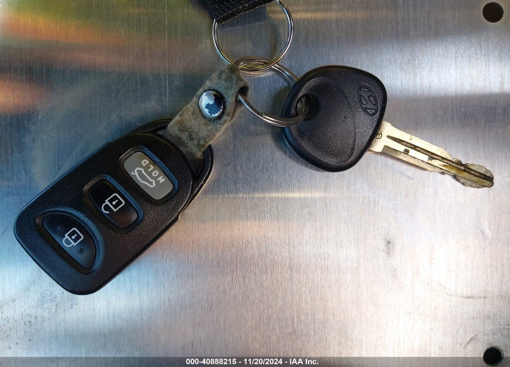 2014 HYUNDAI ELANTRA VIN: 5NPDH4AE8EH526348