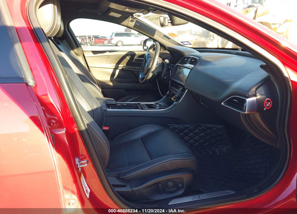 2019 JAGUAR XE S VIN: SAJAG4FV8KCP49156