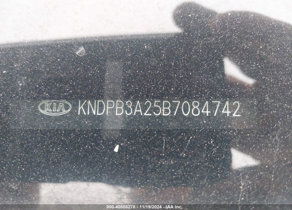 2011 KIA SPORTAGE LX VIN: KNDPB3A25B7084742