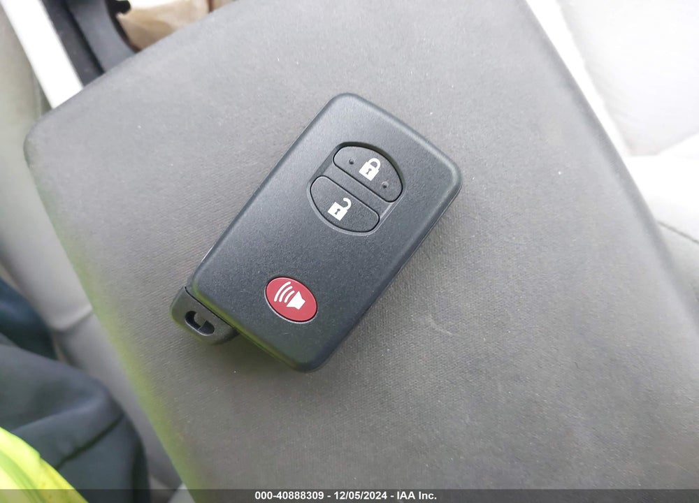 2010 TOYOTA PRIUS III VIN: JTDKN3DU3A0198633