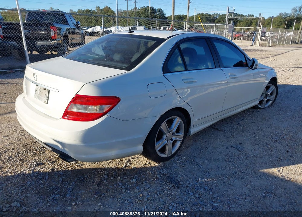 2011 MERCEDES-BENZ C 300 LUXURY/SPORT VIN: WDDGF5EB8BR133758