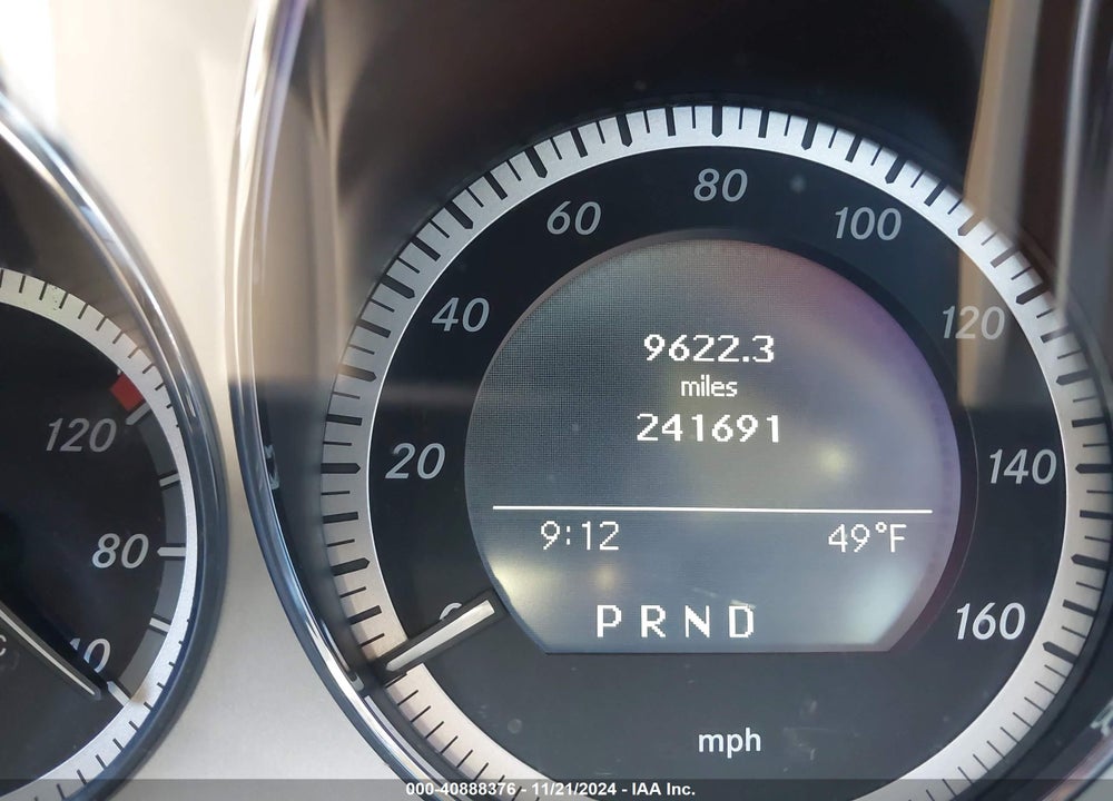 2011 MERCEDES-BENZ C 300 LUXURY/SPORT VIN: WDDGF5EB8BR133758