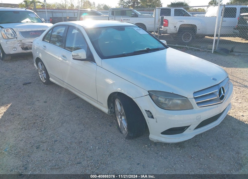 2011 MERCEDES-BENZ C 300 LUXURY/SPORT VIN: WDDGF5EB8BR133758