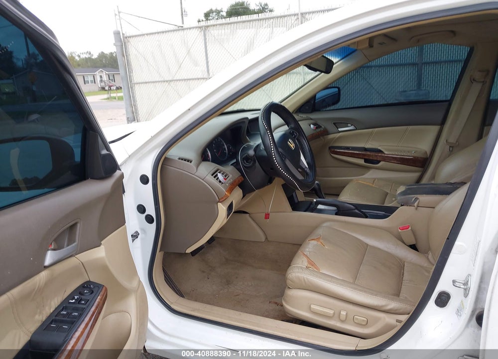 2008 HONDA ACCORD VIN: 1HGCP26828A161698