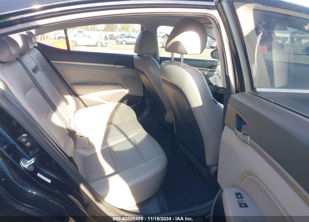 2017 HYUNDAI ELANTRA LIMITED VIN: KMHD84LF9HU156460