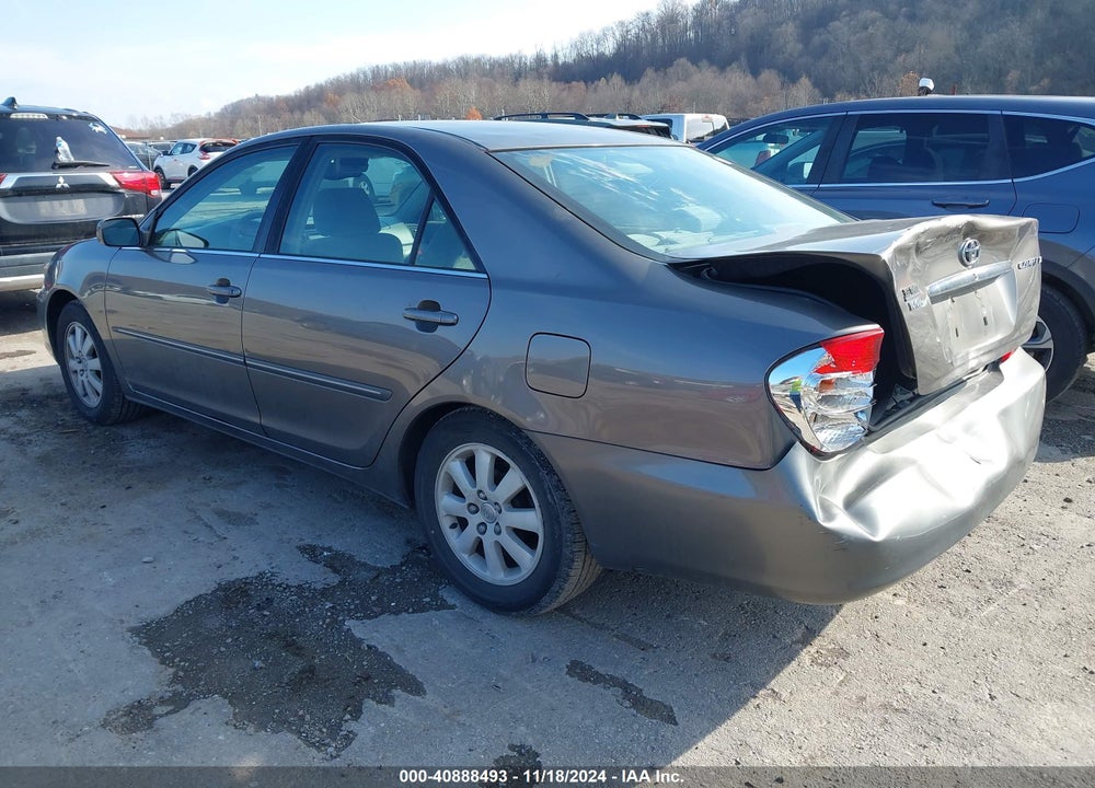 2002 TOYOTA CAMRY XLE VIN: 4T1BE30K42U524112