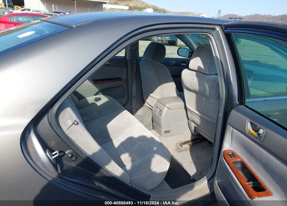 2002 TOYOTA CAMRY XLE VIN: 4T1BE30K42U524112
