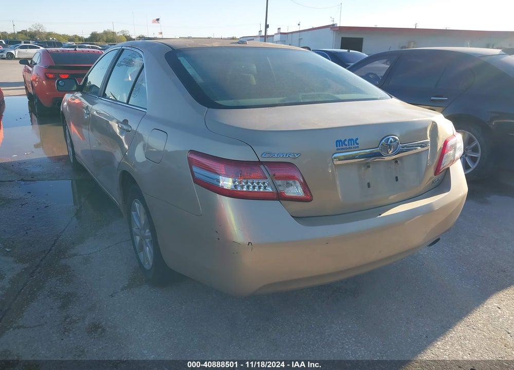 2011 TOYOTA CAMRY XLE VIN: 4T1BF3EK8BU692194