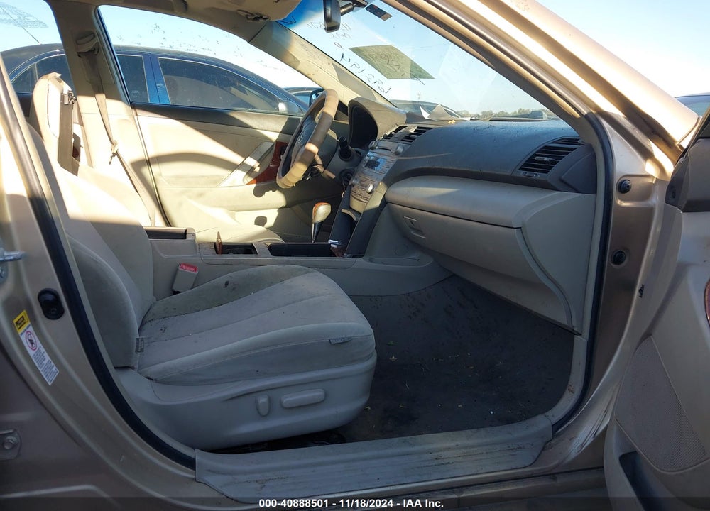 2011 TOYOTA CAMRY XLE VIN: 4T1BF3EK8BU692194