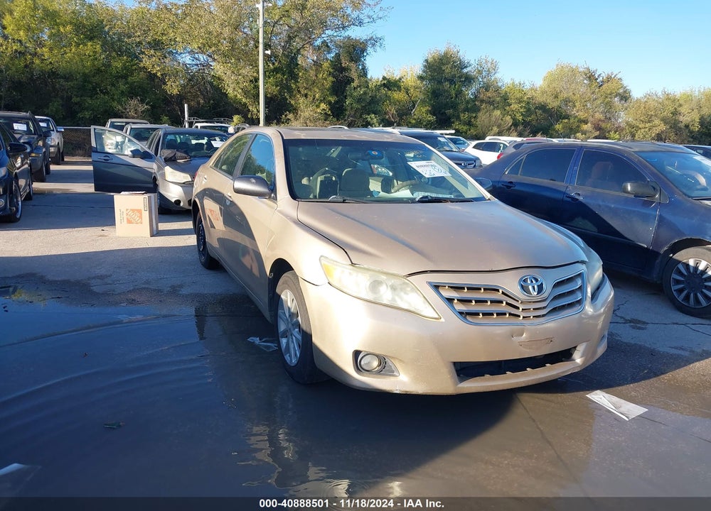 2011 TOYOTA CAMRY XLE VIN: 4T1BF3EK8BU692194